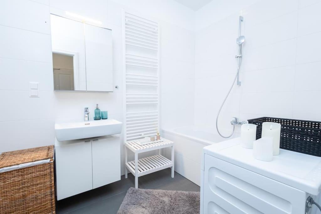 Orestaliving - Danube Canal Apartamento