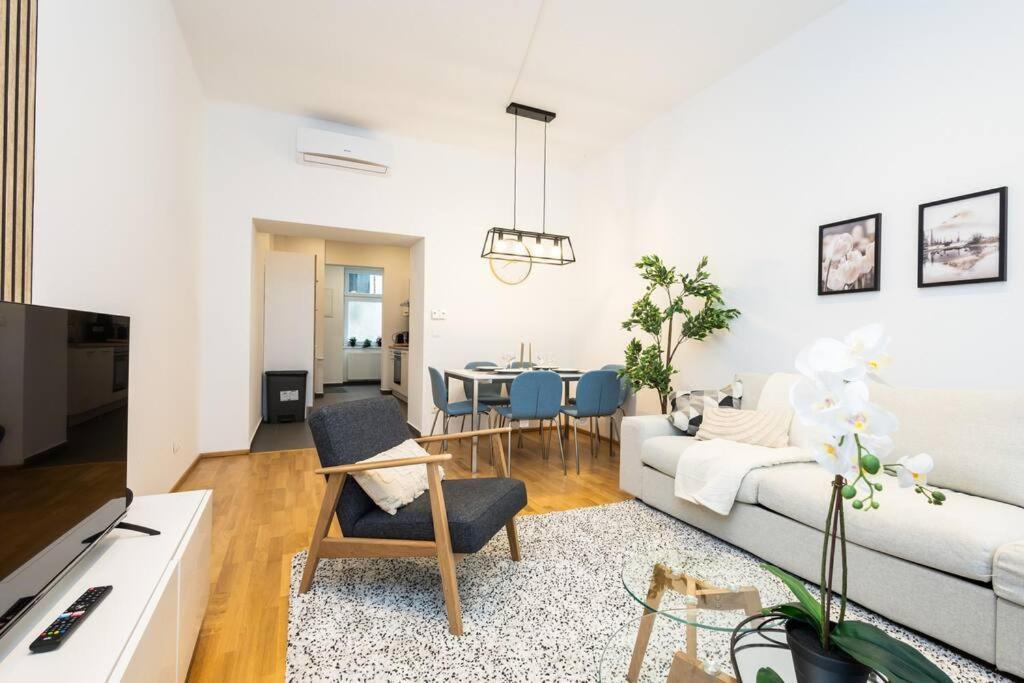 Orestaliving - Danube Canal Apartamento